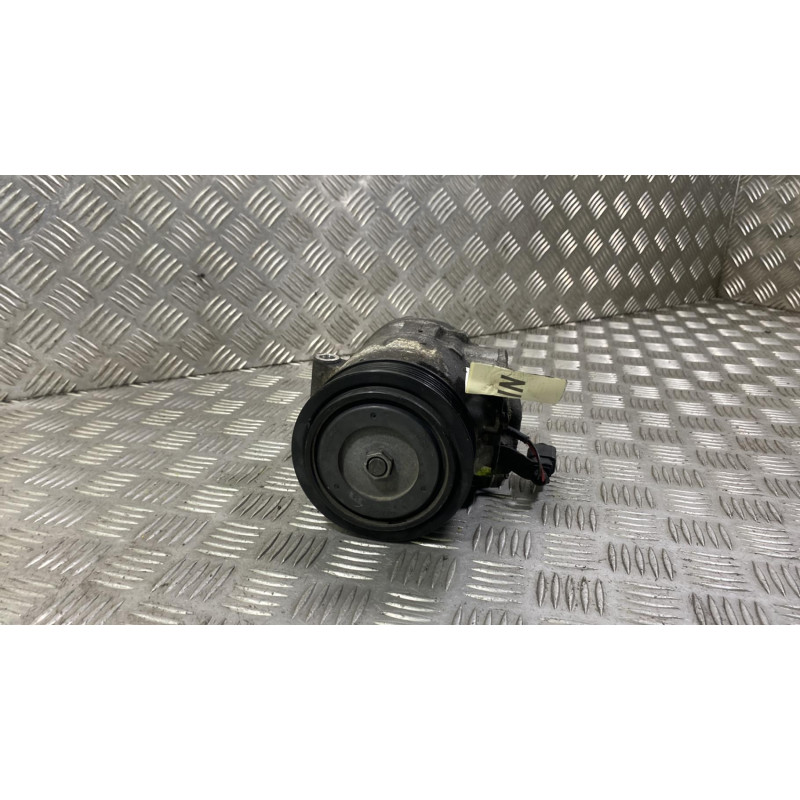 Compresseur clim VOLKSWAGEN POLO 4 Photo n°4