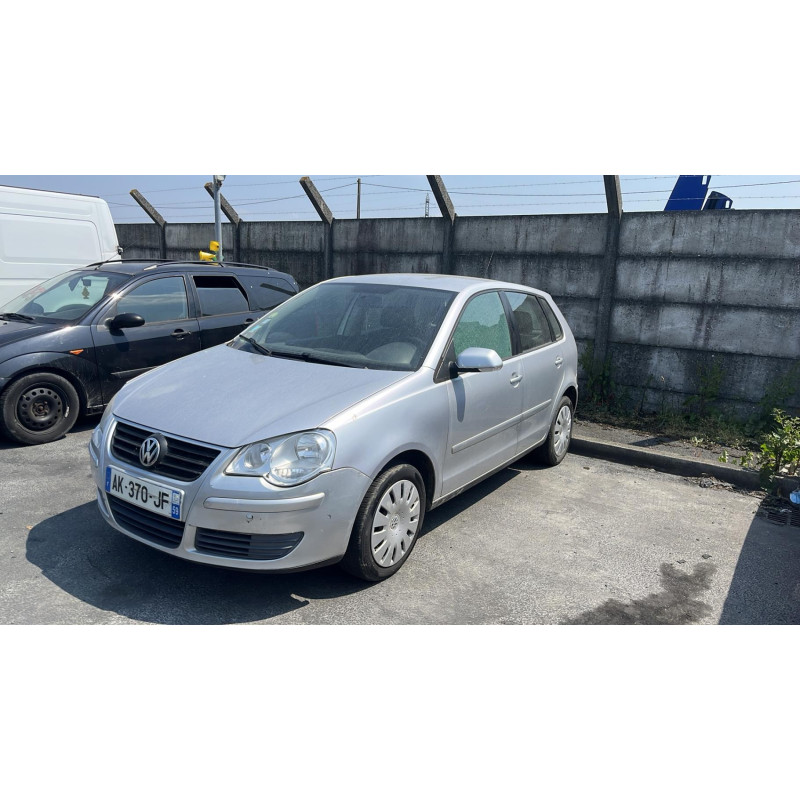 Compresseur clim VOLKSWAGEN POLO 4 Photo n°5