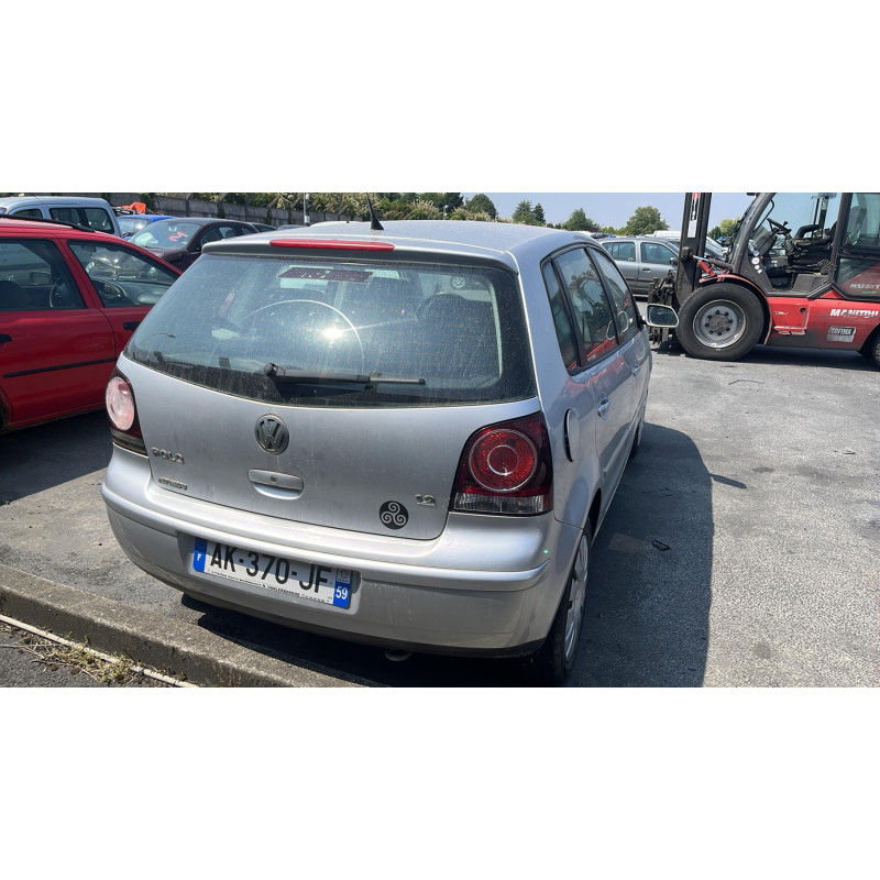 Compresseur clim VOLKSWAGEN POLO 4 Photo n°7