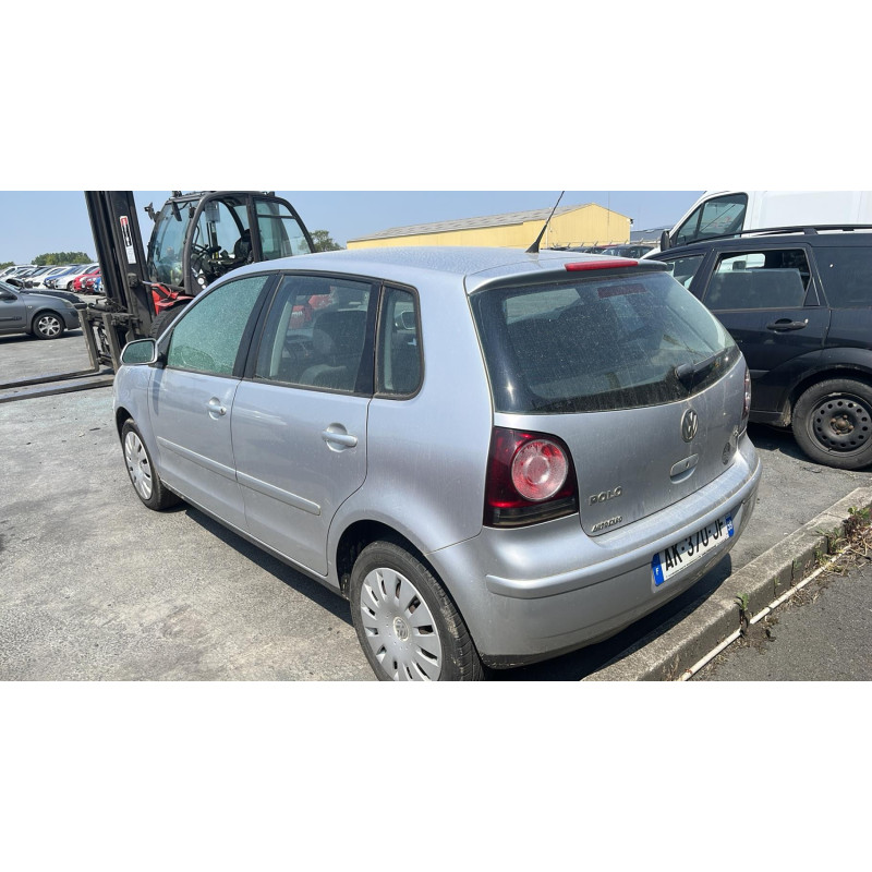 Compresseur clim VOLKSWAGEN POLO 4 Photo n°8