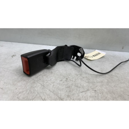 Attache ceinture arriere centrale OPEL CORSA E Photo n°1