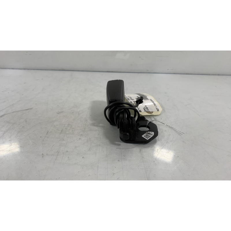 Attache ceinture arriere droit OPEL CORSA E Photo n°1