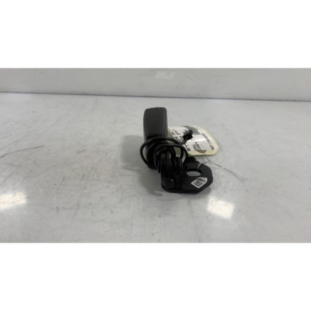 Attache ceinture arriere droit OPEL CORSA E Photo n°1