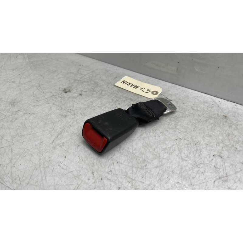 Attache ceinture arriere droit PEUGEOT 107 Photo n°3