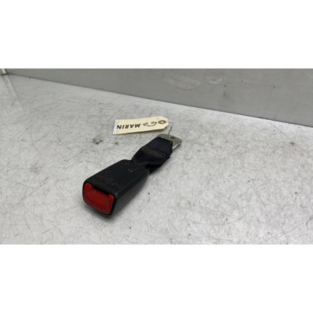 Attache ceinture arriere gauche PEUGEOT 107 Photo n°1