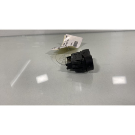 Interrupteur de leve vitre avant gauche DACIA SANDERO 1