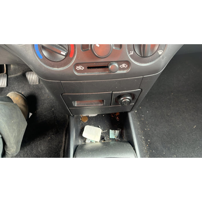 Attache ceinture avant droit CHEVROLET AVEO 1 Photo n°13