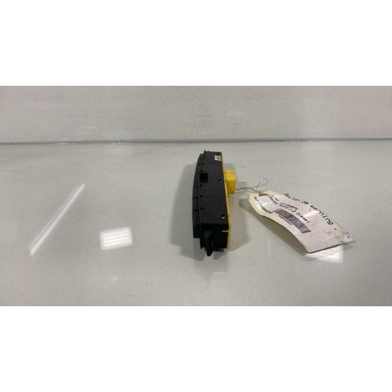 Bouton de warning FIAT GRANDE PUNTO Photo n°3