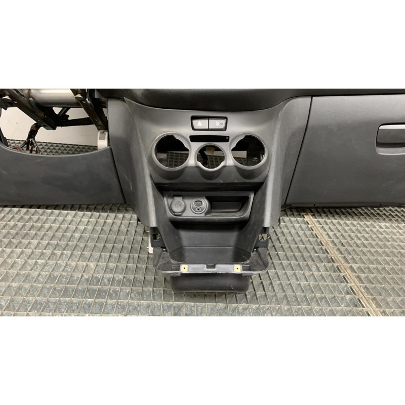Planche de bord complete PEUGEOT 2008 1 Photo n°6