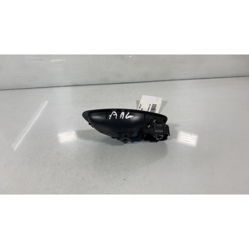 Poignee interieur arriere gauche RENAULT CLIO 4 Photo n°1