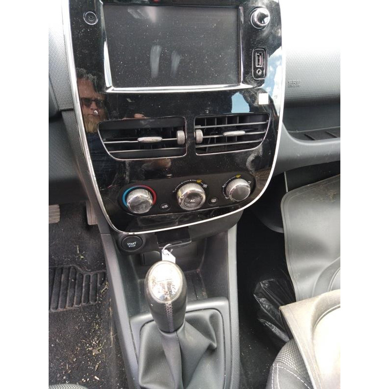 Poignee interieur arriere gauche RENAULT CLIO 4 Photo n°5