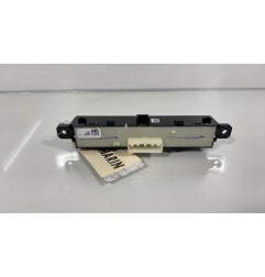 Bouton de warning DACIA SANDERO 3