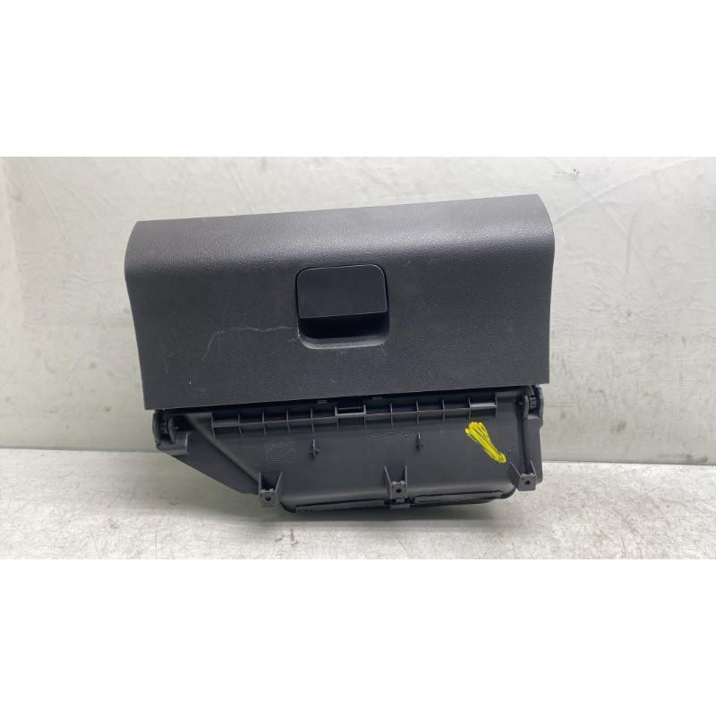 Boite a gants VOLKSWAGEN POLO 4 Photo n°3