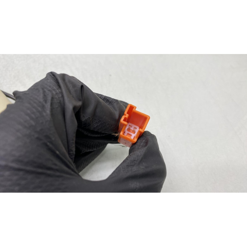 Attache ceinture arriere gauche VOLVO C 30 Photo n°4