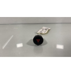 Bouton de warning NISSAN JUKE 1