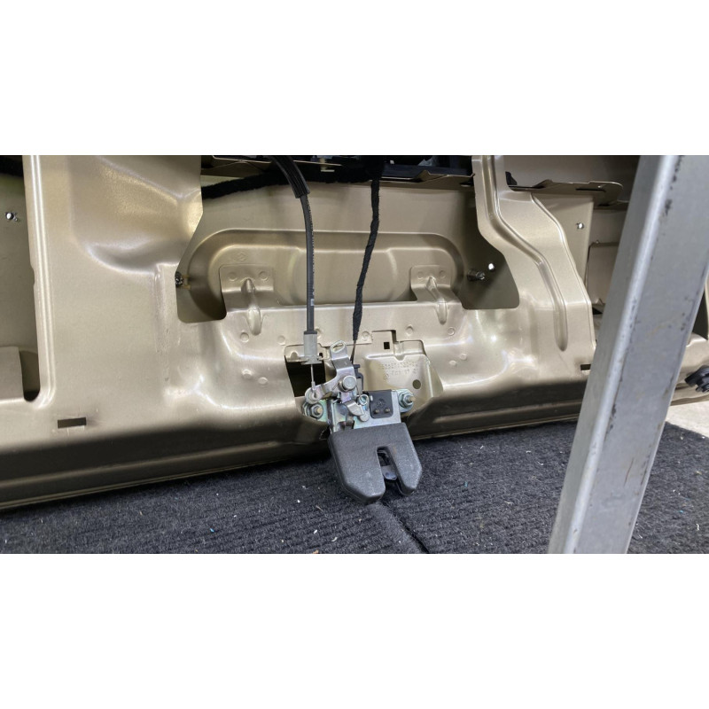 Malle/Hayon arriere VOLKSWAGEN PASSAT 4 Photo n°5