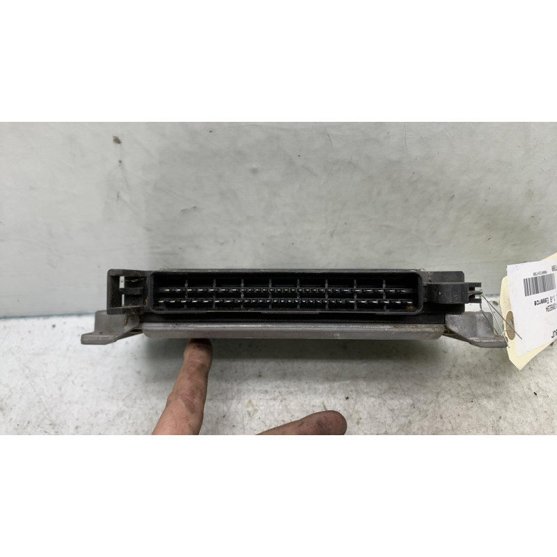 Calculateur moteur PEUGEOT 206 Photo n°2
