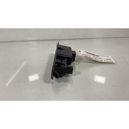 Interrupteur de leve vitre arriere droit PEUGEOT 3008 1
