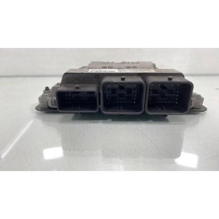Calculateur moteur PEUGEOT 3008 1 Photo n°1
