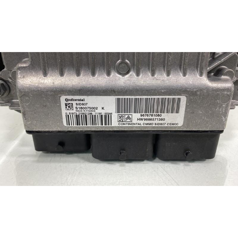 Calculateur moteur PEUGEOT 3008 1 Photo n°2