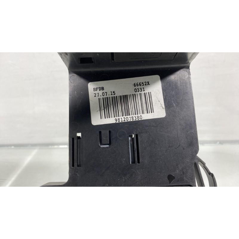 Porte fusible PEUGEOT PARTNER 2 Photo n°3
