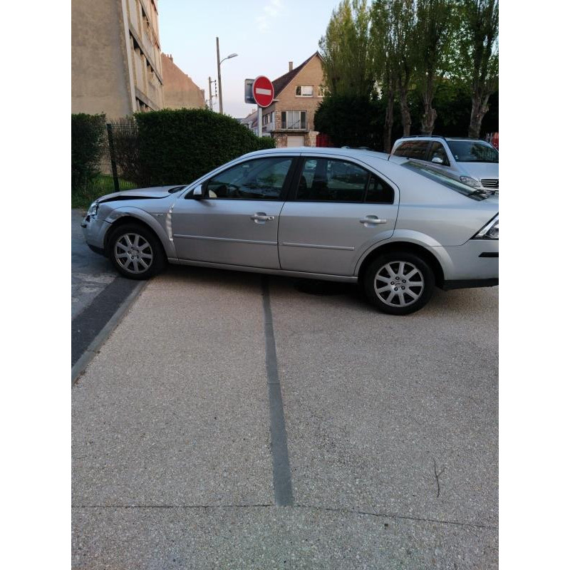 Anti brouillard droit (feux) FORD MONDEO 2 Photo n°4