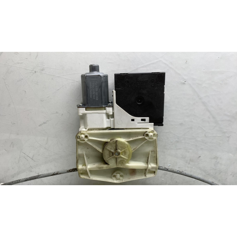 Leve vitre electrique arriere droit AUDI A3 2 Photo n°5