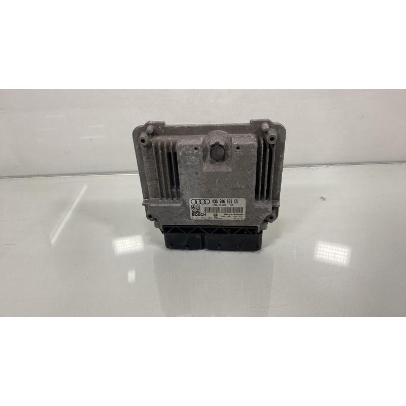 Calculateur moteur AUDI A3 2 Photo n°1