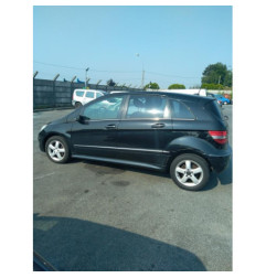Aile avant droit MERCEDES CLASSE B 245