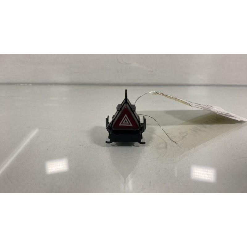 Bouton de warning MERCEDES CLASSE B 245 Photo n°3