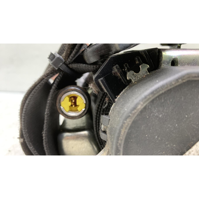 Pretensionneur de ceinture avant gauche MERCEDES CLASSE B 245 Photo n°2