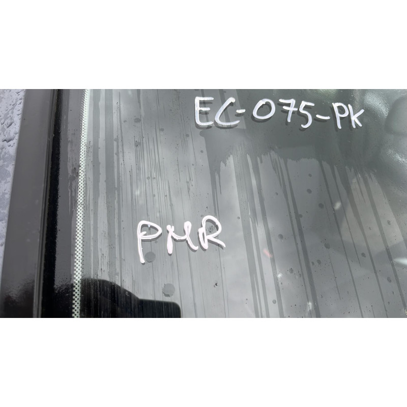 Vitre arriere gauche FORD MONDEO 2 Photo n°16