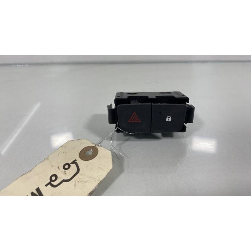 Bouton de warning RENAULT TRAFIC 3 Photo n°1