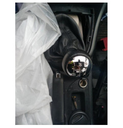 Attache ceinture avant droit PEUGEOT 308 1