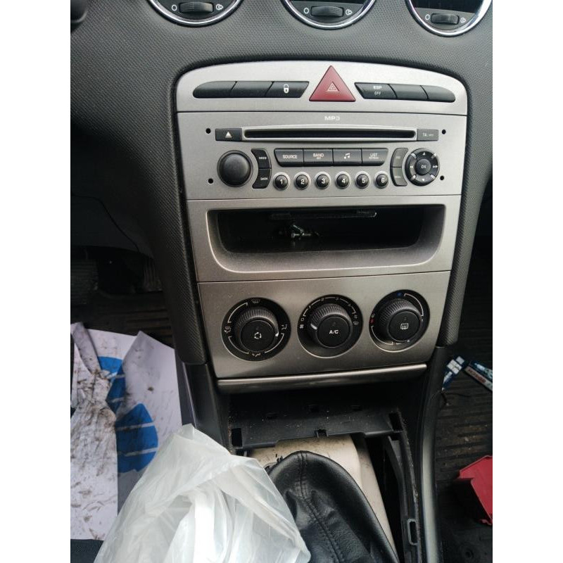 Attache ceinture avant droit PEUGEOT 308 1 Photo n°7