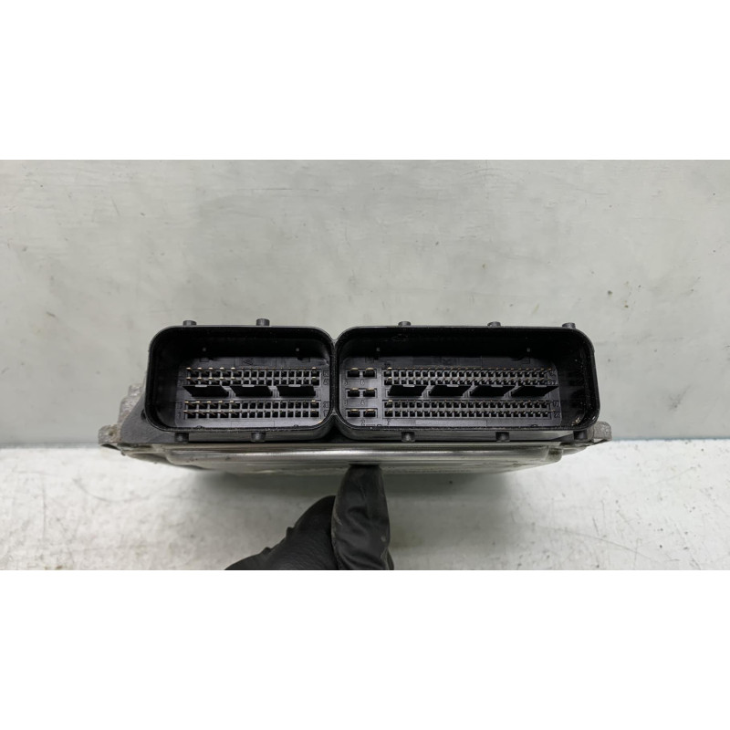 Calculateur moteur VOLKSWAGEN GOLF 5 Photo n°3