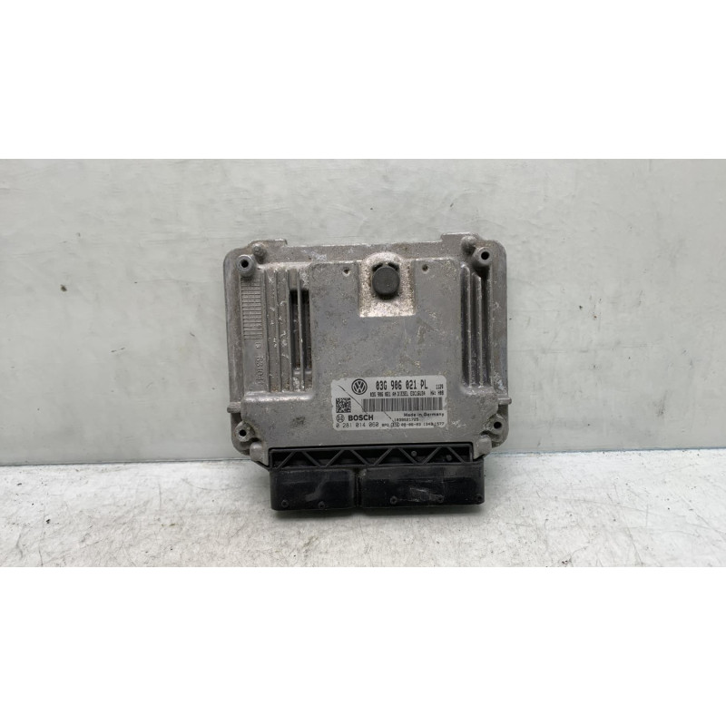 Calculateur moteur VOLKSWAGEN GOLF 5 Photo n°4