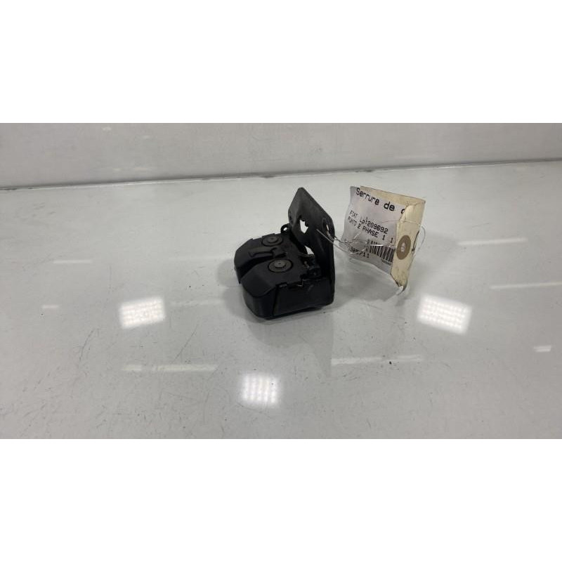 Serrure de coffre FIAT PUNTO 2 Photo n°3