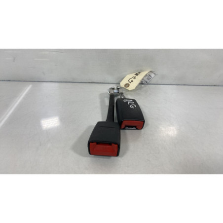 Attache ceinture arriere gauche AUDI A4 2
