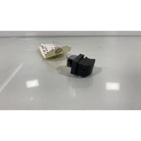 Interrupteur de leve vitre arriere droit AUDI A4 2