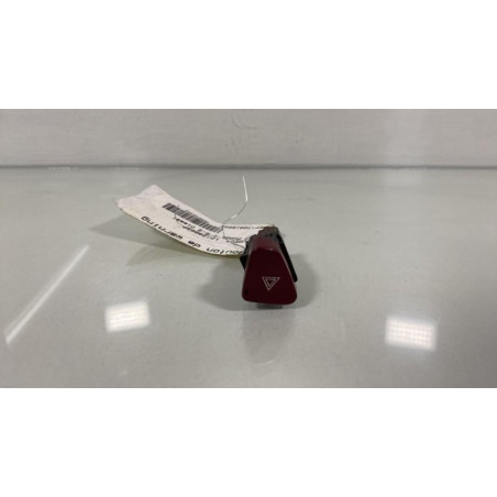 Bouton de warning PEUGEOT 607 Photo n°1
