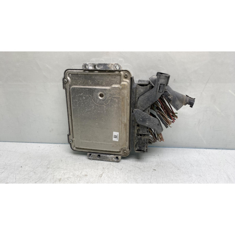 Calculateur moteur OPEL ASTRA H Photo n°1