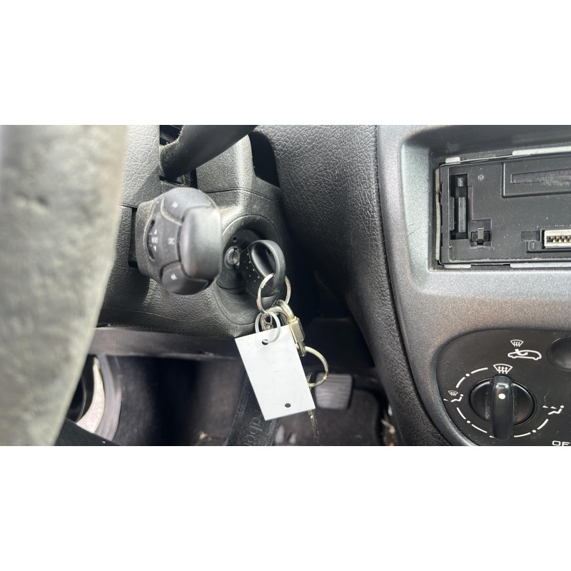 Bouchon de carburant PEUGEOT 206 Photo n°4