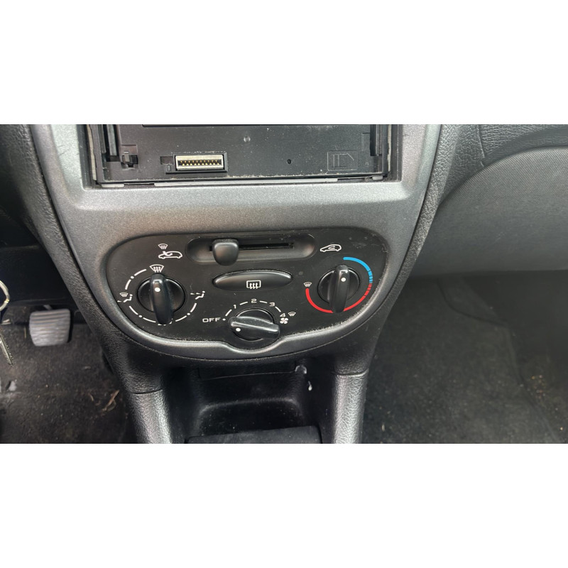 Bouchon de carburant PEUGEOT 206 Photo n°6