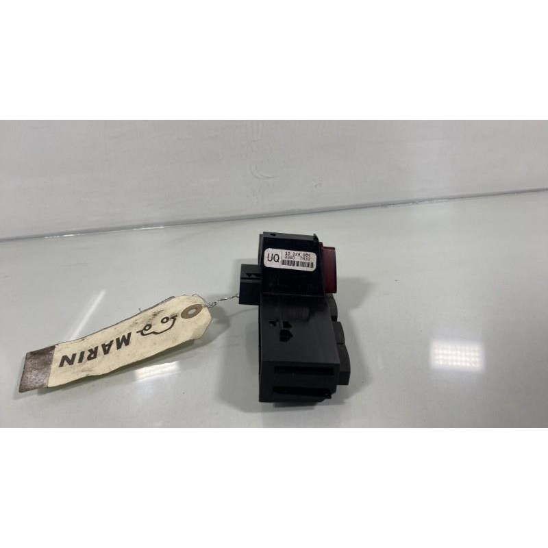 Bouton de warning OPEL CORSA D Photo n°3