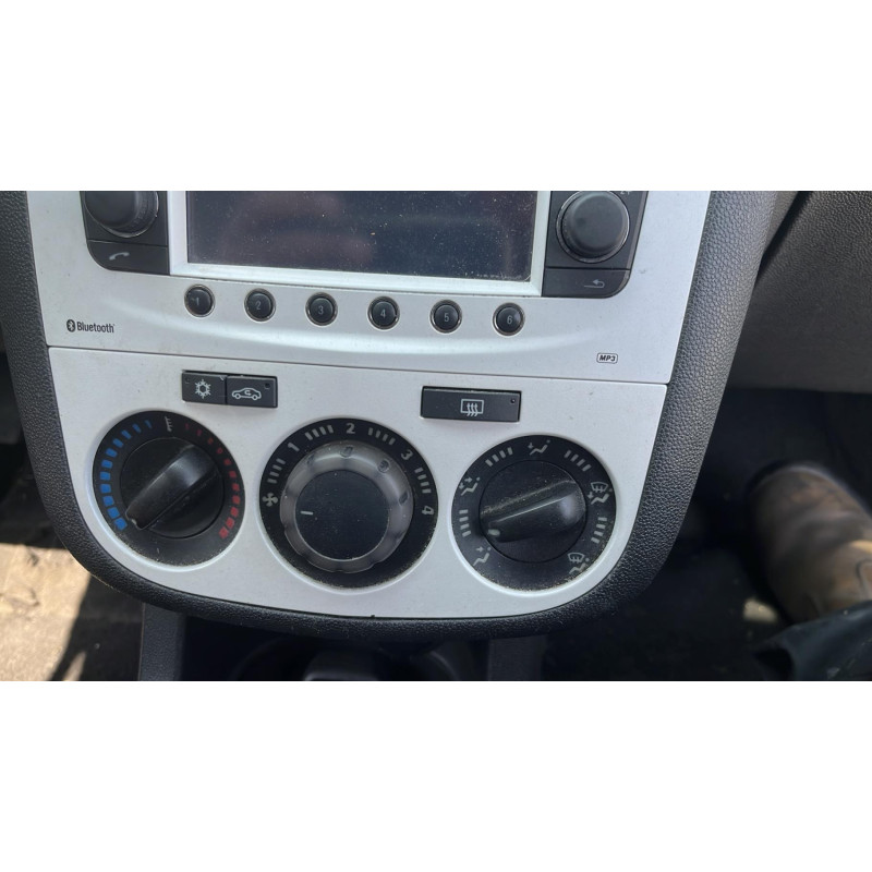 Bouton de warning OPEL CORSA D Photo n°9
