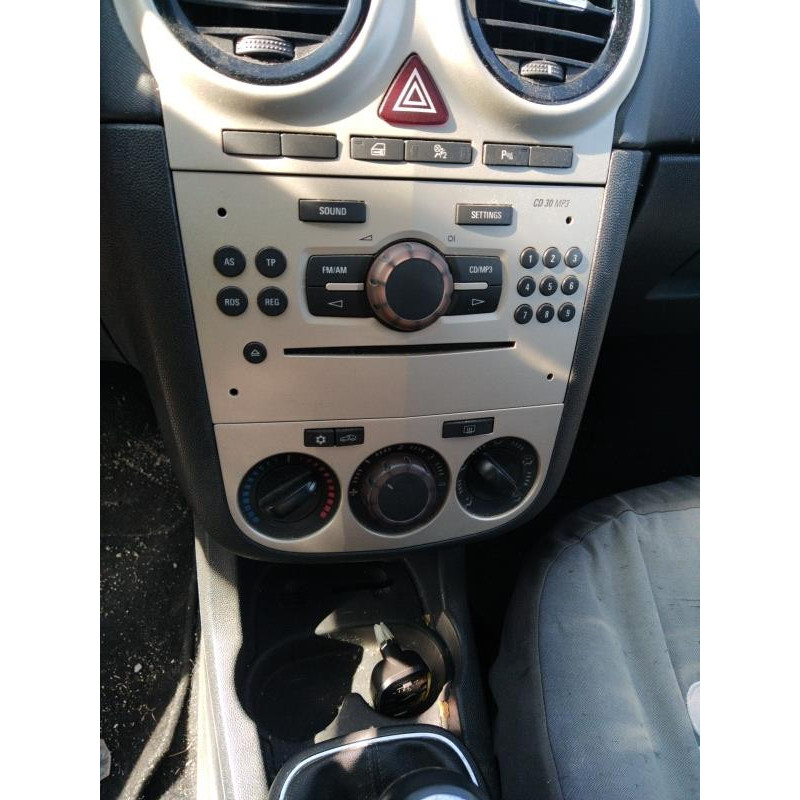 Ceinture avant gauche OPEL CORSA D Photo n°7