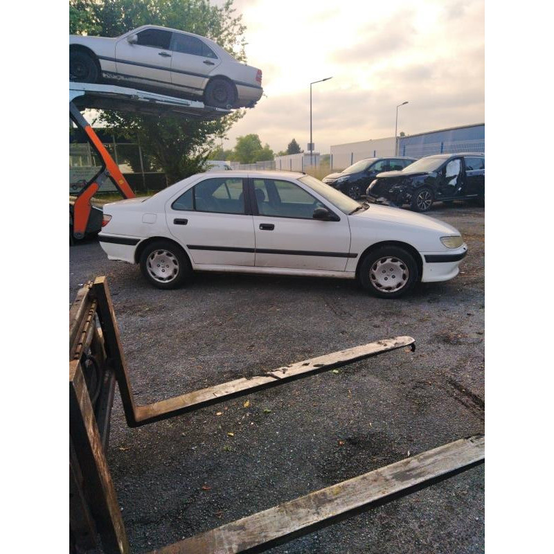 Serrure de coffre PEUGEOT 406 Photo n°7