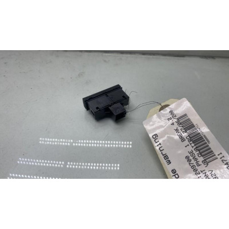 Bouton de warning AUDI A6 3 Photo n°1