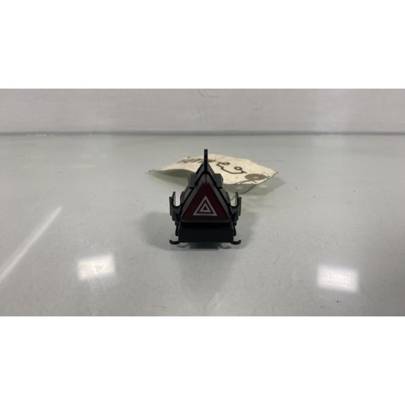 Bouton de warning MERCEDES CLASSE A 169 Photo n°3